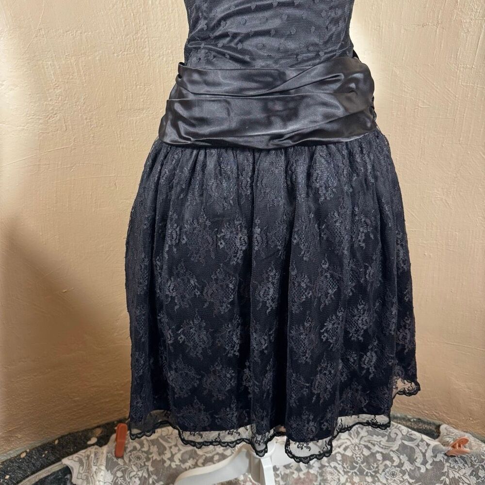 Vintage 1980s Gunne Sax by Jessica McClintock Black Lace & Polka Dot Illusion Ne - Picture 3 of 6